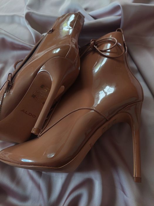 Акція 1+1=3, Ботильйони лакові , чобітки американські Aldo