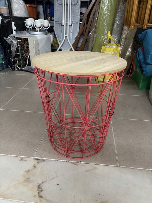 Mesa de apoio com arrumação