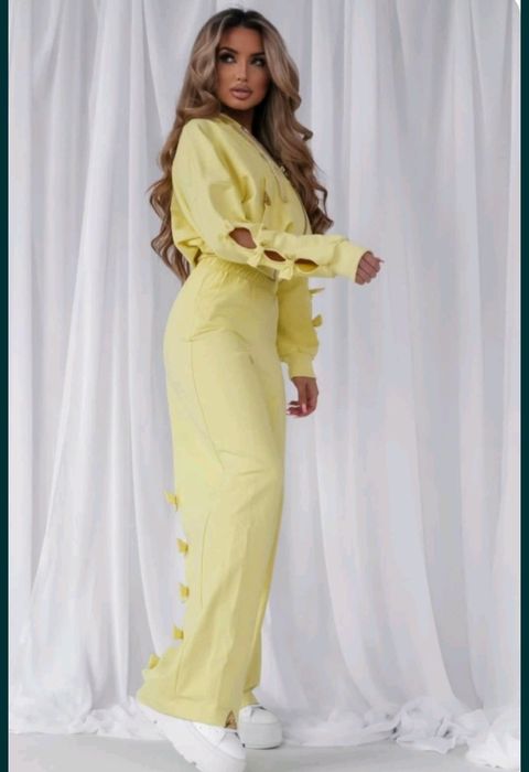 La Monne Nowość ! Nowy bananowy dres damski L