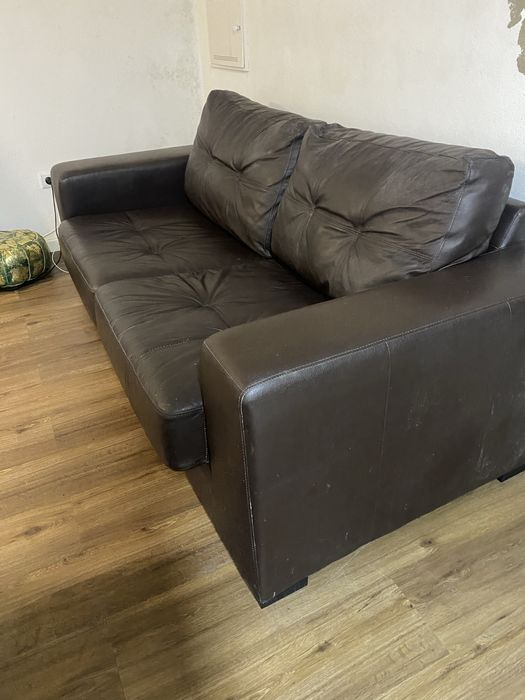 Sofá Cama em Pele Castanho
