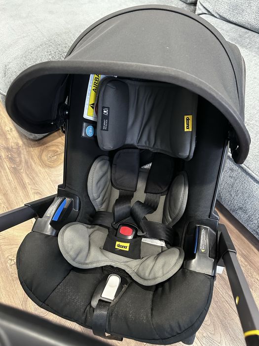 Автокрісло+коляска Doona+ і база isofix
