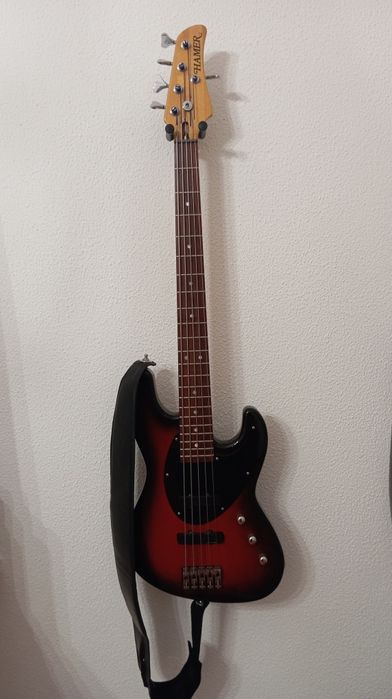 Baixo elétrico 5 cordas Hamer Cruise Bass