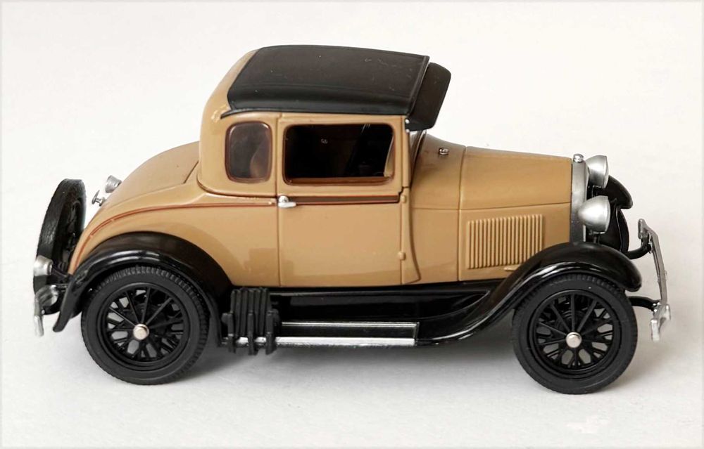 Minichamps 1928 FORD Model A Standard Coupe. Esc.:1/43. Cor: Bege e Preto. Sem caixa, como novo.