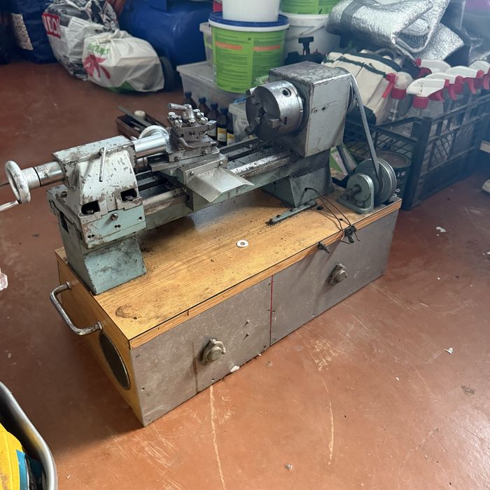 Токарный  станок