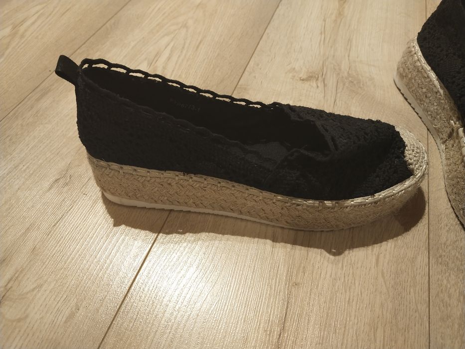 Nowe buty damskie na koturnie grubej podeszwie koronkowe boho