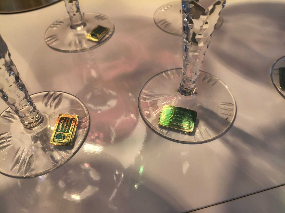 LAUSITZER GLAS WEIßWASSER – 6 kolorowych kielichów kryształowych – sygnowane