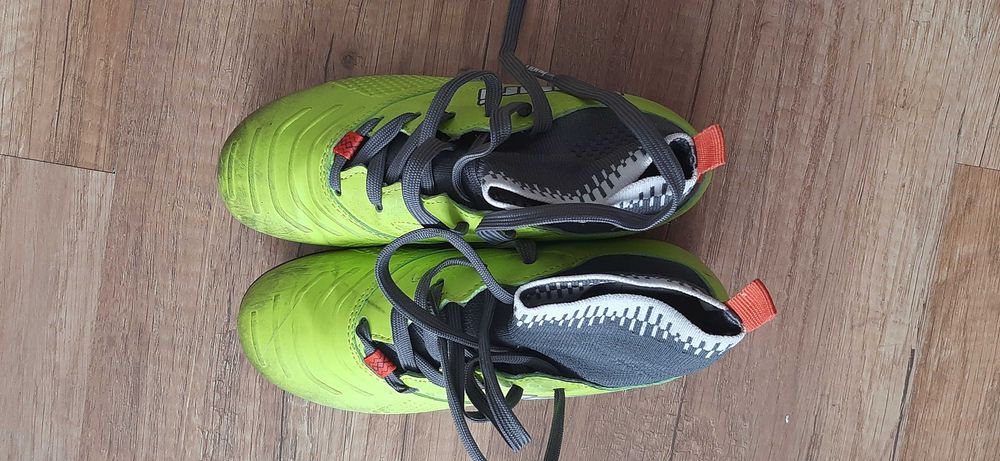 Buty chłopięce korki huari r.30