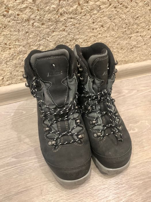 Ботинки лыжные Alfa Kikut.39 размер.