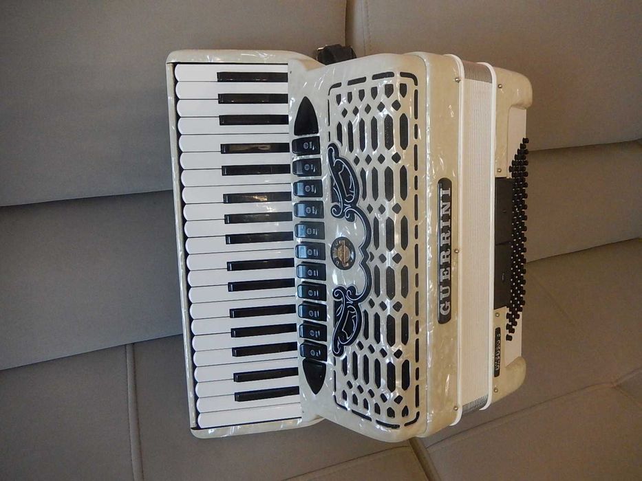 Akordeon Guerrini,soprani,scandalli