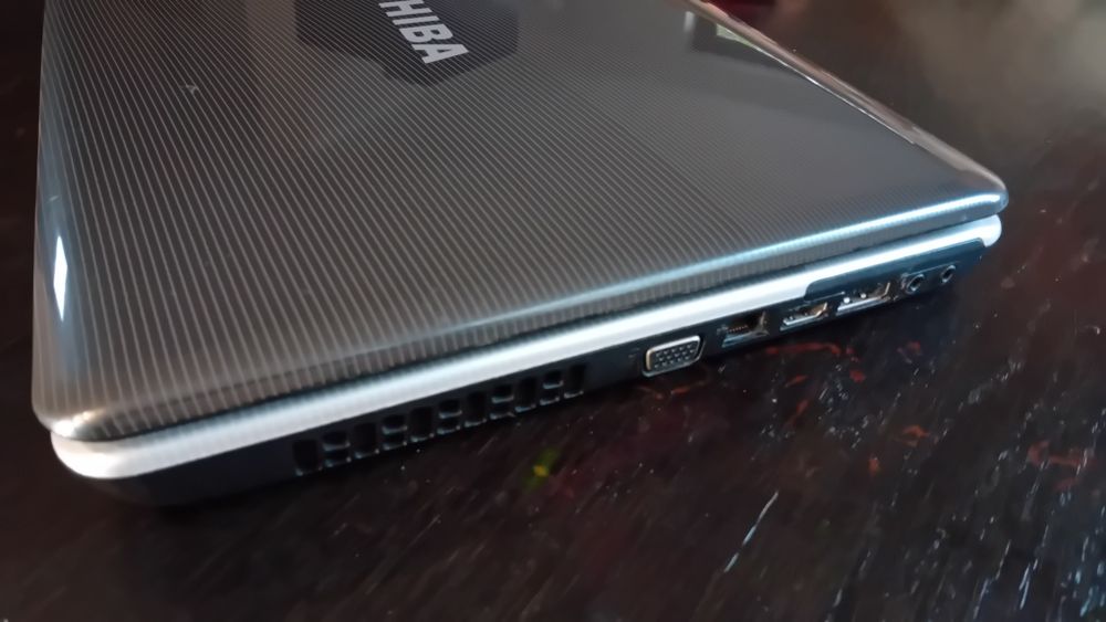 Toshiba satelite pro stan idealny licencja windows 7