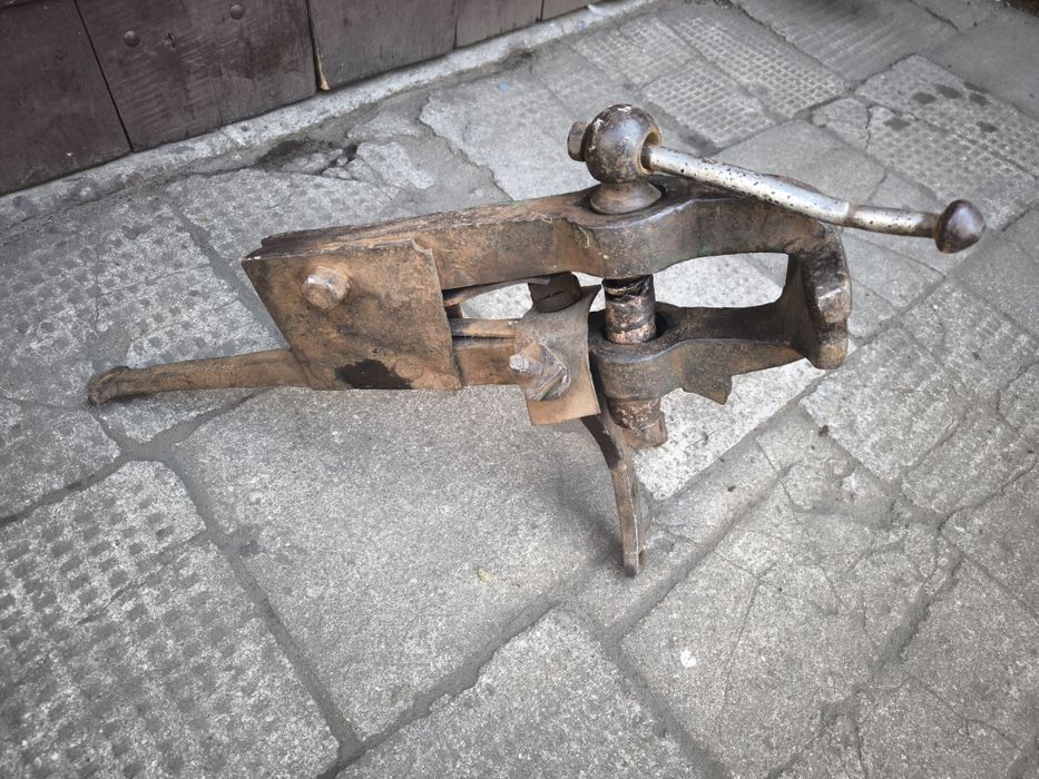 Sprzedam imadło     .