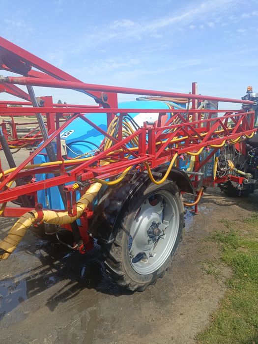 Opryskiwacz polowy biardzki 2200l 15m