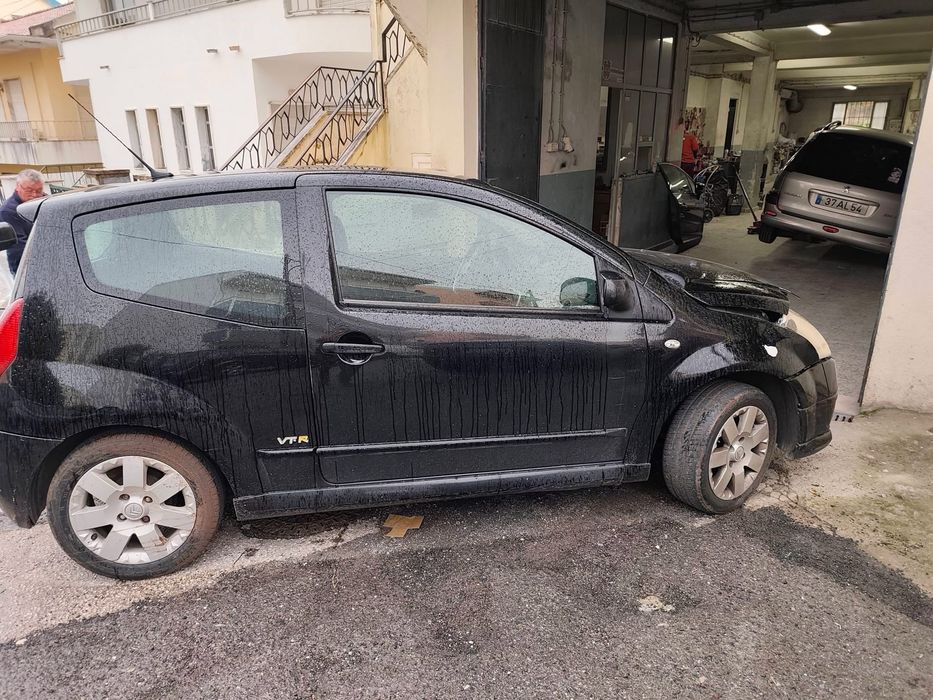 Citroen C2 VTR com batida