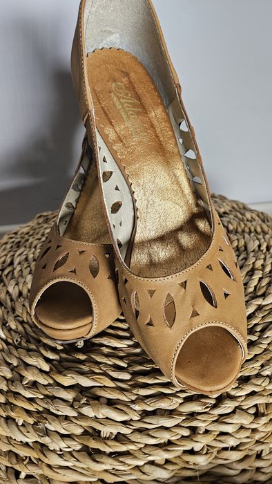 Skórzane szpilki r.38