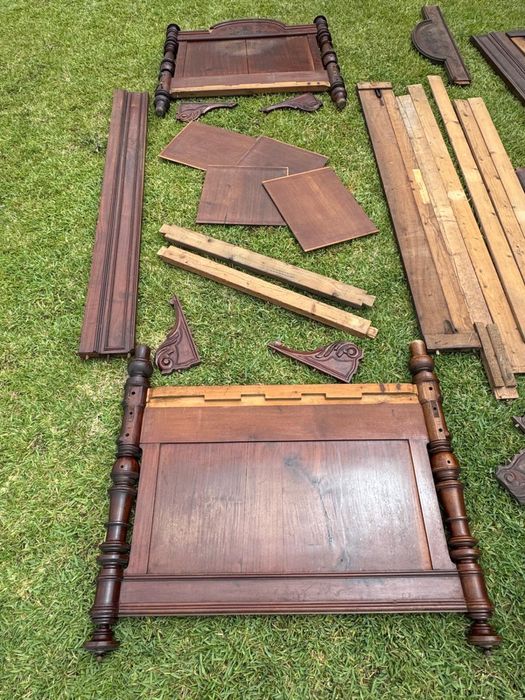 Puzzle de duas camas antigas!