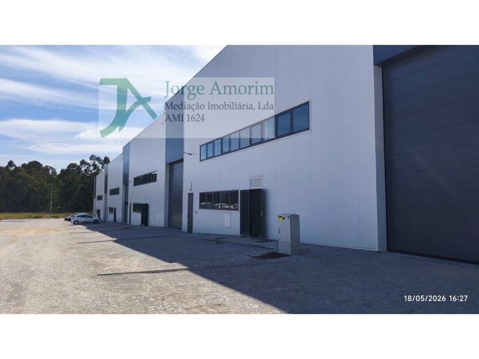 Armazém novo 505 m2 - Pé dto 8 mt.