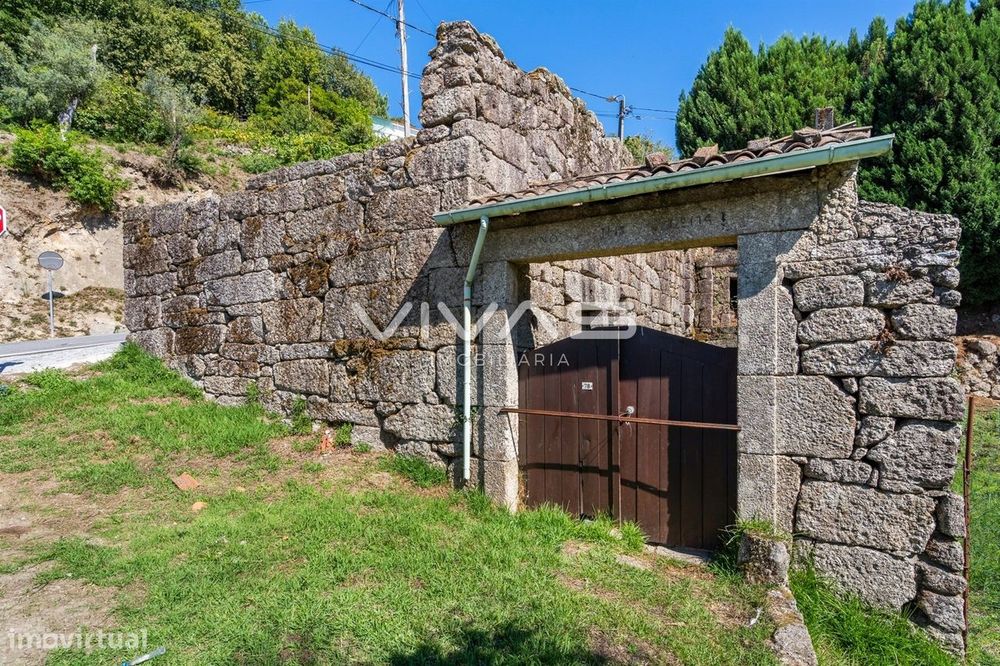 Moradia para Restaurar T0 Venda em Chorense e Monte,Terras de Bouro
