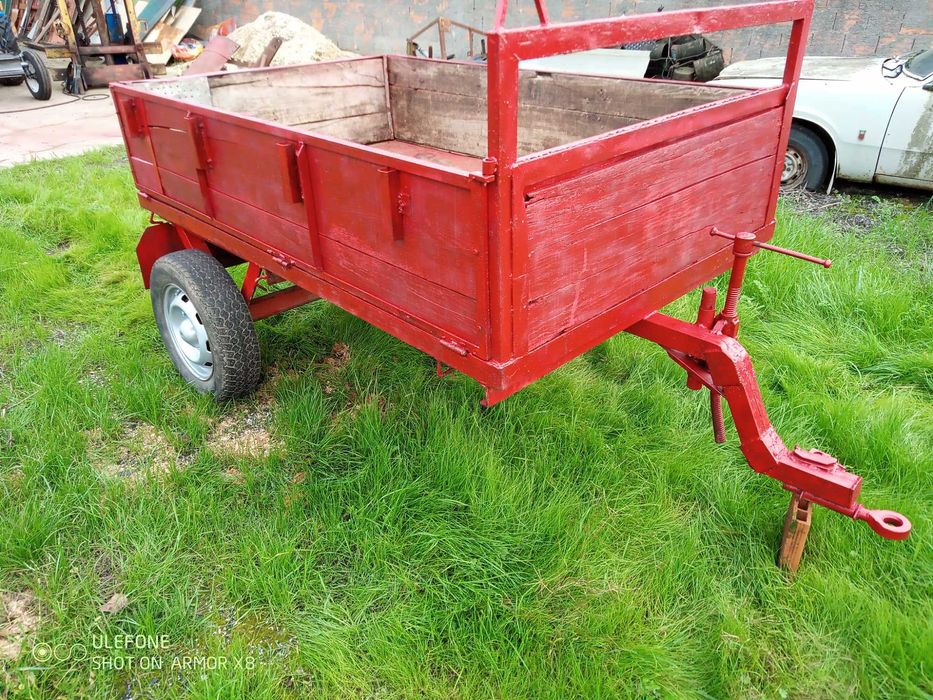 Reboque para trator pequeno