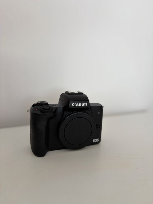 Canon M50 + lente 15-45mm + Acessorios