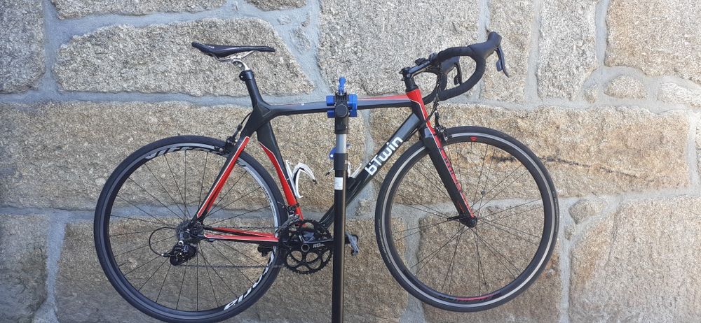 Bicicleta de estrada em carbono