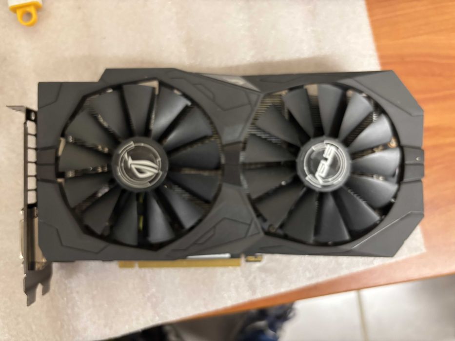 Placa gráfica Asus GTX 1050 Ti 4GB em bom estado