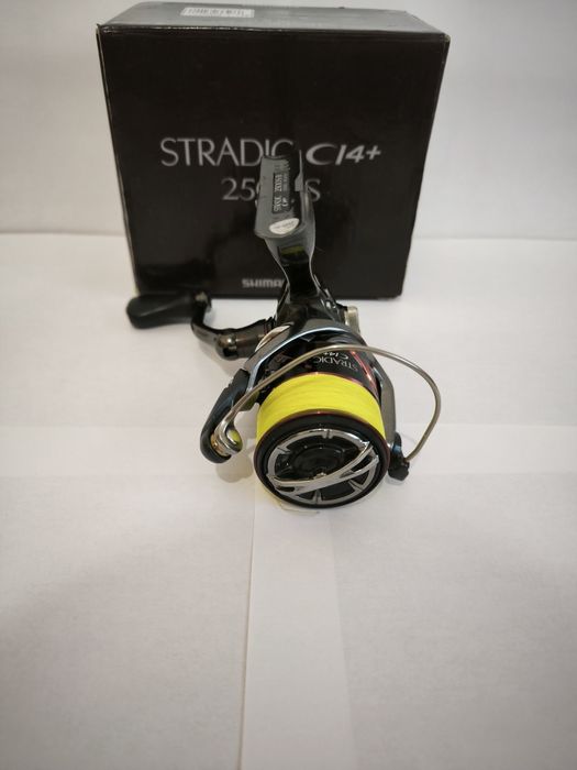 Shimano Stradic CI4+ 2500 FB