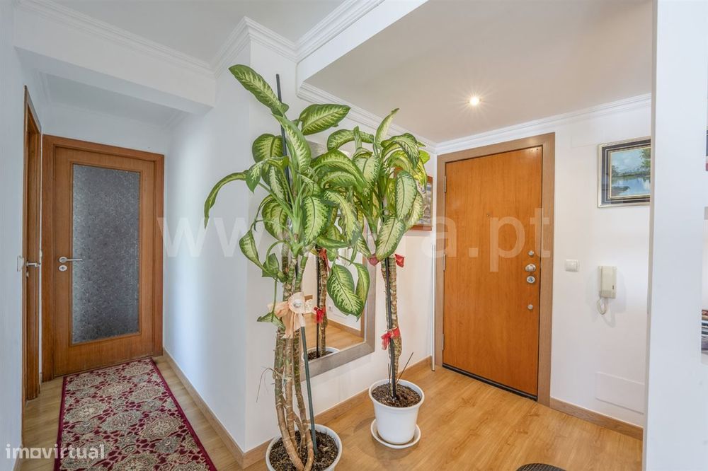 Apartamento T2; Cruz de Pau