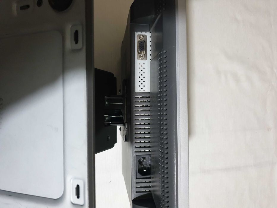 LG Monitor - FLATRON L1510M - 15'' - In Good Condition64552538532993124