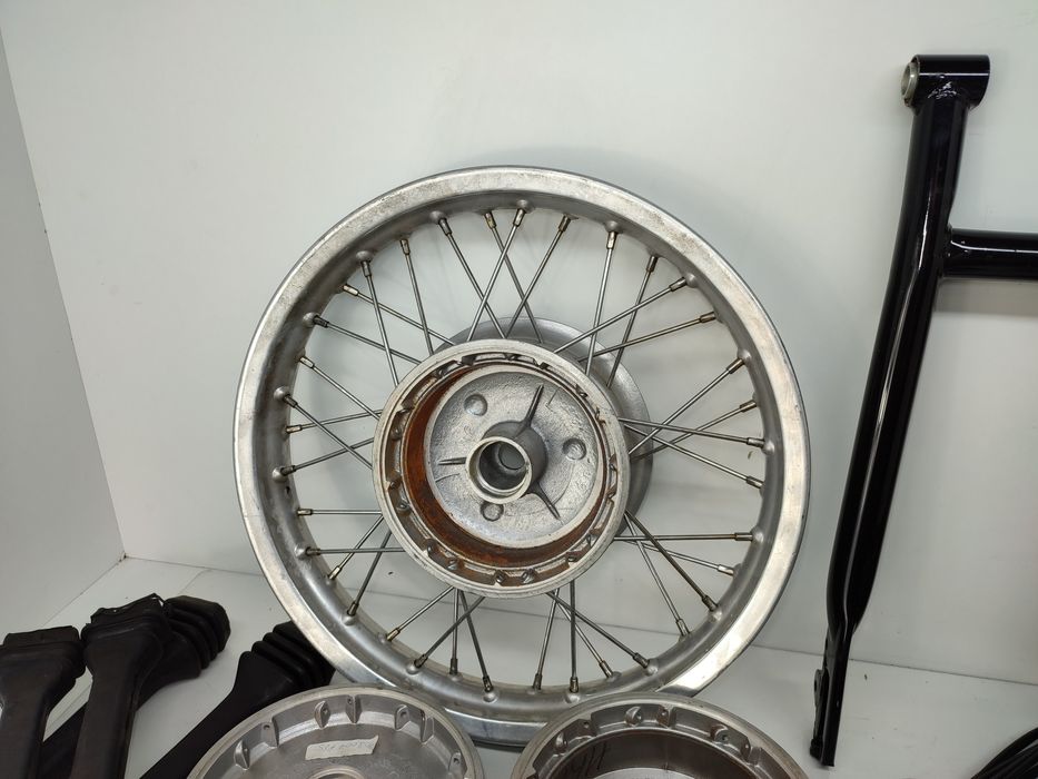 Fabrycznie nowe części DDR MZ ETZ 125 150