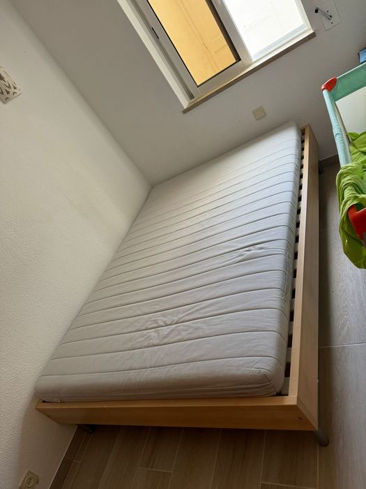Cama 140 com colchão