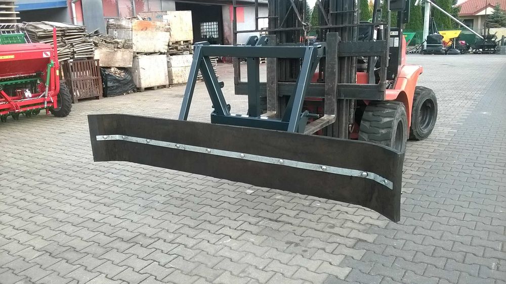 Zgarniacz obornika błota śniegu zboża lemiesz zbrojony