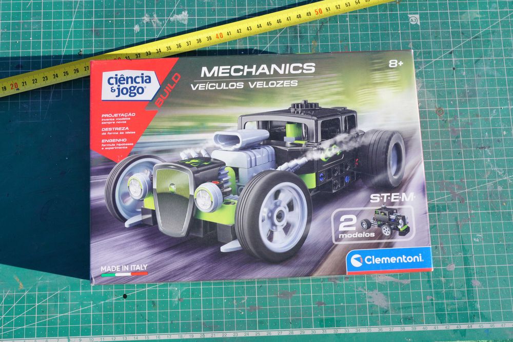 Kit montagem Clementoni 10 modelos "Aviões e Helicópteros"