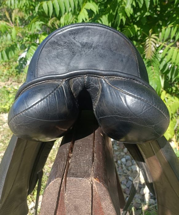 Siodło ujezdzeniowe Henning