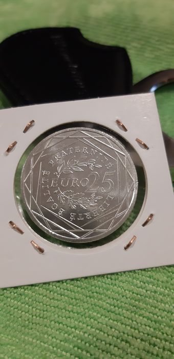 Trio a Semeadora: 25 €, 10 € e 5 €