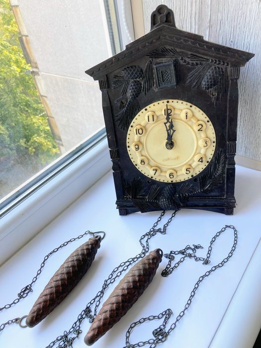 Настінний годинник Маяк з кукушкою