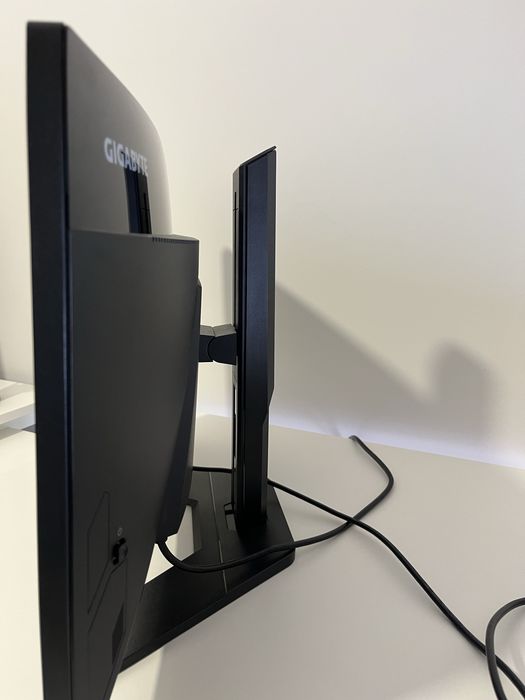 Monitor curvo gigabyte G27FCA