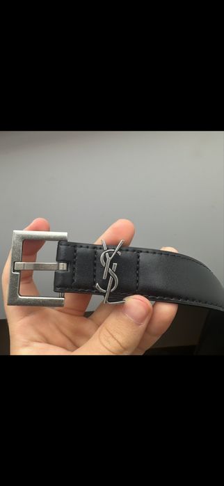 Pasek Yves Saint Laurent YSL srebrny kolor skóra lakierowana skórzany