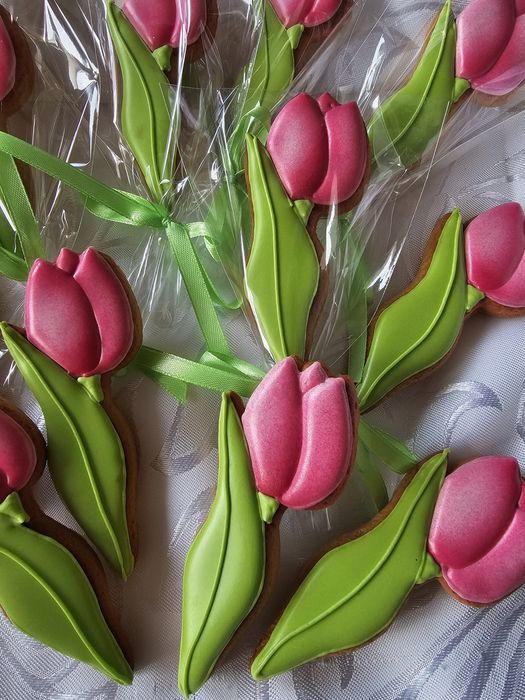 Pierniki Tulipany Dzień Kobiet lukrowane ręcznie  duży 14 cm
