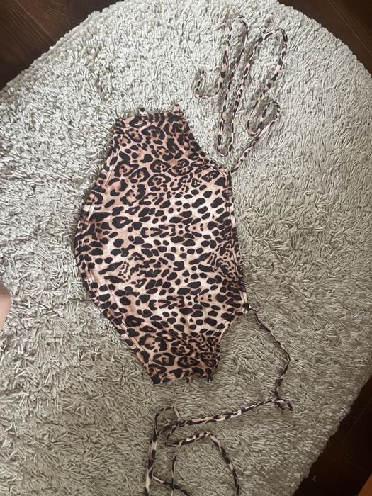 Жіноча безрукавка з леопардовим візерунком