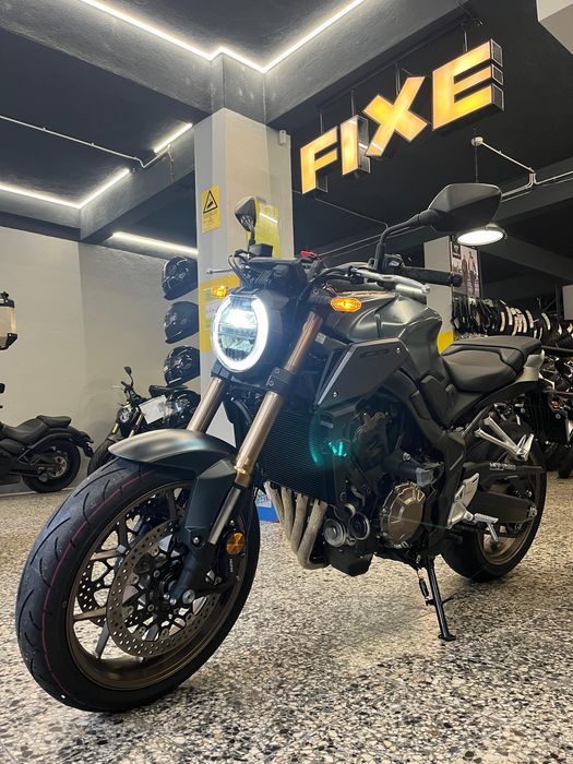 Honda CB 650 RA de 2023 Absolutamente como Nova. Com 1280 Kms. Extras