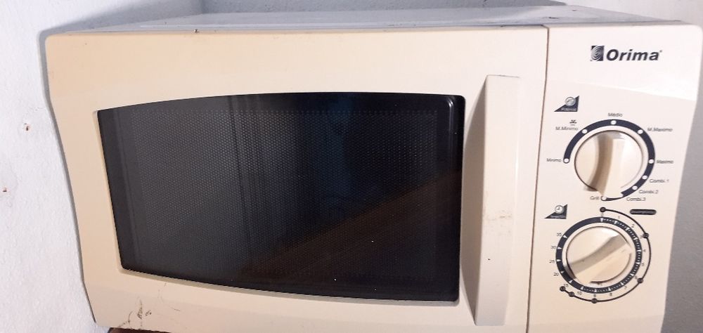 Vendo 3 microondas usadas   .
