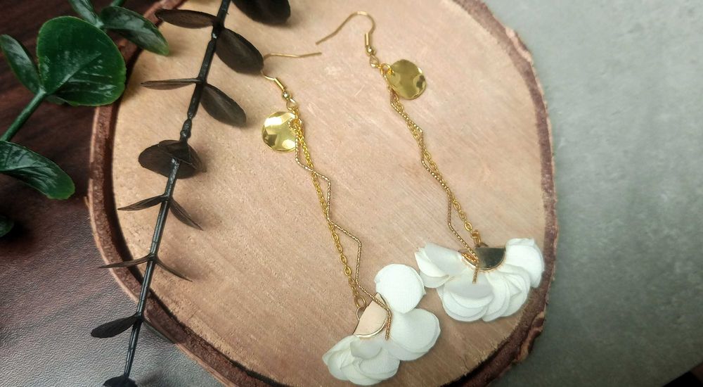 Kolczyki ŚLUBNE HANDMADE kwiat kremowym écru długie złote celebrytki