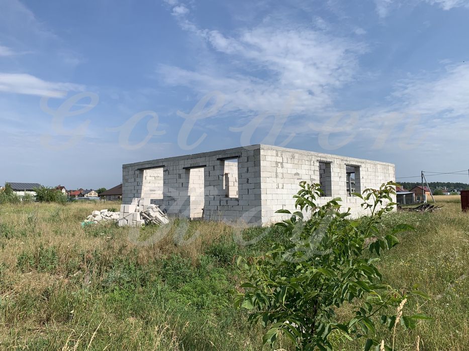 Продам  недобудований будинок, 15кВт світло ,зем. ділянка 6 соток