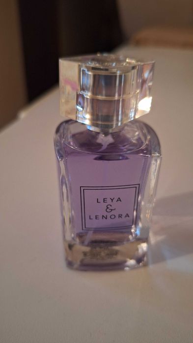 Perfume Leya & Lenora