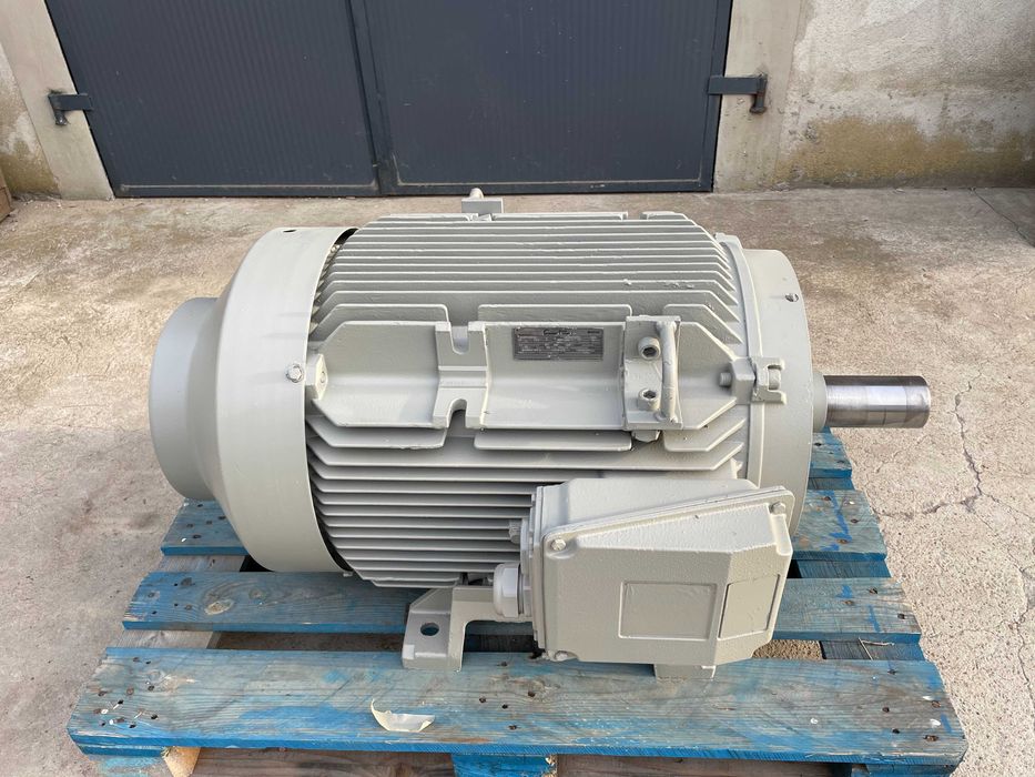 Silnik elektryczny 37 kW 730 obr