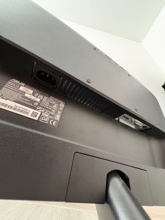 Монітор Asus 100Гц