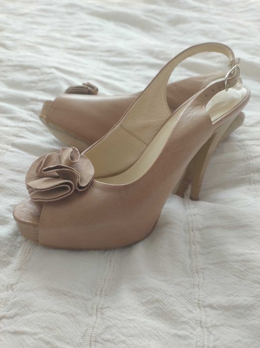 Szpilki na platformie