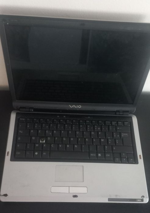 Vendo laptops e tablets usados – para peças/doações.

Predisto