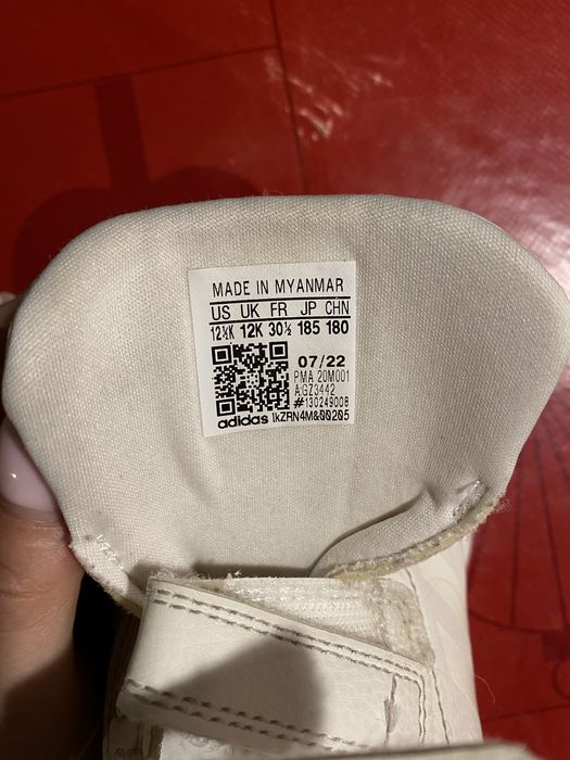 Кросівки adidas на дівчинку
