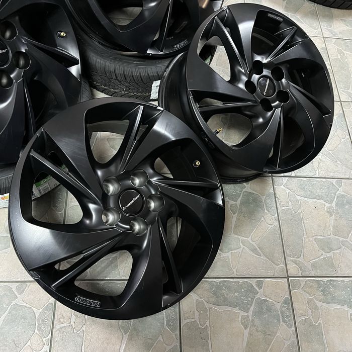 Хороший практично новий комплект дисків R18.5.114,3 hyundai , kia